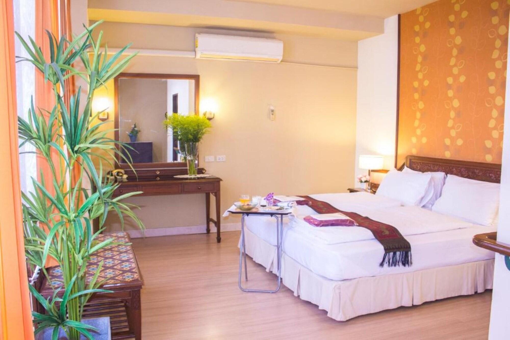 People Place Boutique In Town Hotel - Sha Extra Plus Chiang Mai Exterior photo